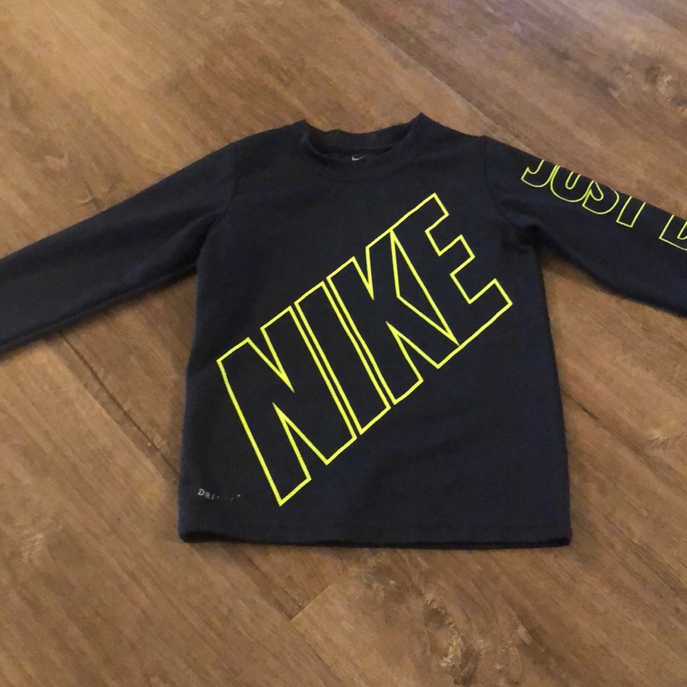 Boys Nike long sleeve shirt
